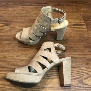 NATURALIZER heels
